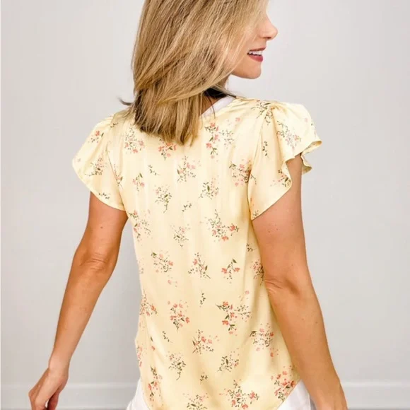NWT Short Tulip Sleeve Floral Print V-Neck Satin Top 1X Yellow - Picture 2 of 13